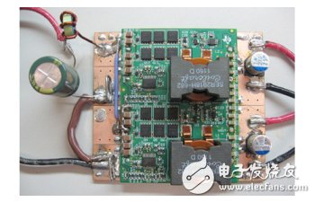 35V-60V輸入、12V/600W雙相降壓轉(zhuǎn)換器電路圖