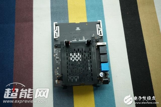 有區(qū)別嗎？小米路由量產(chǎn)版拆解實(shí)錄