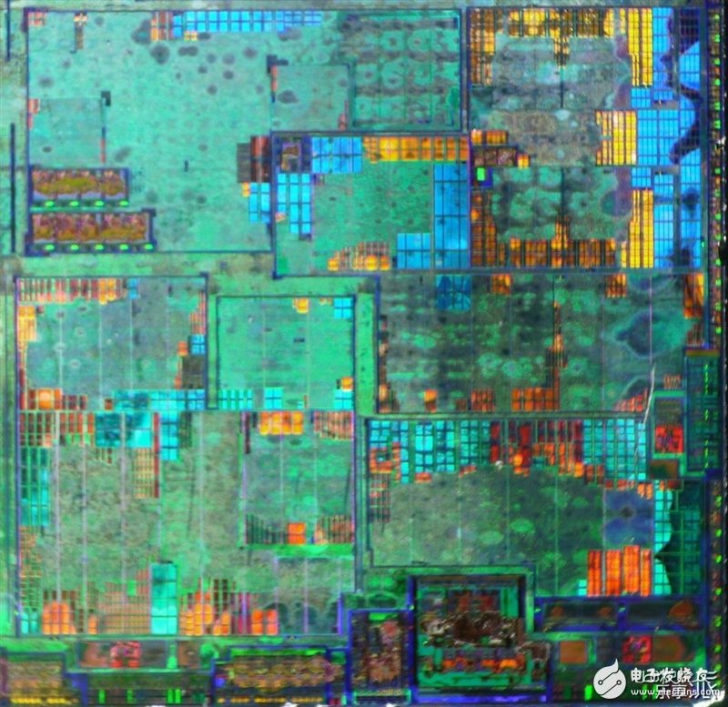 海思Kirin 920就長這樣：暴力拆解國產(chǎn)最強芯！