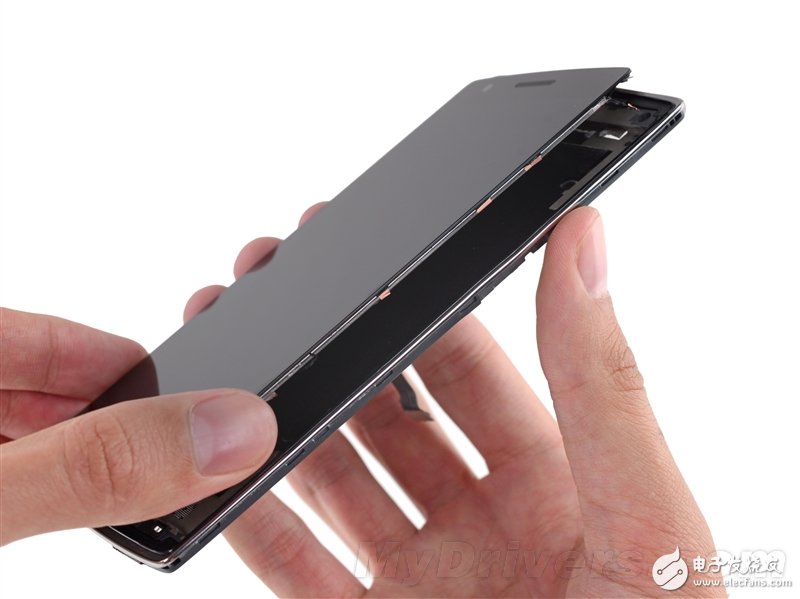 一加手機完全拆解：到處都是坑??！