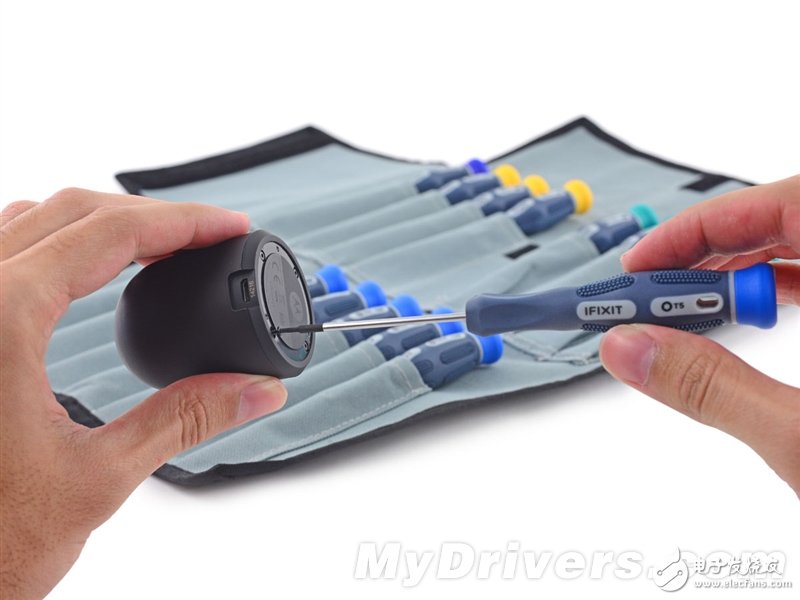 Moto 360暴力拆解：足以秒殺Apple Watch的智能手表？