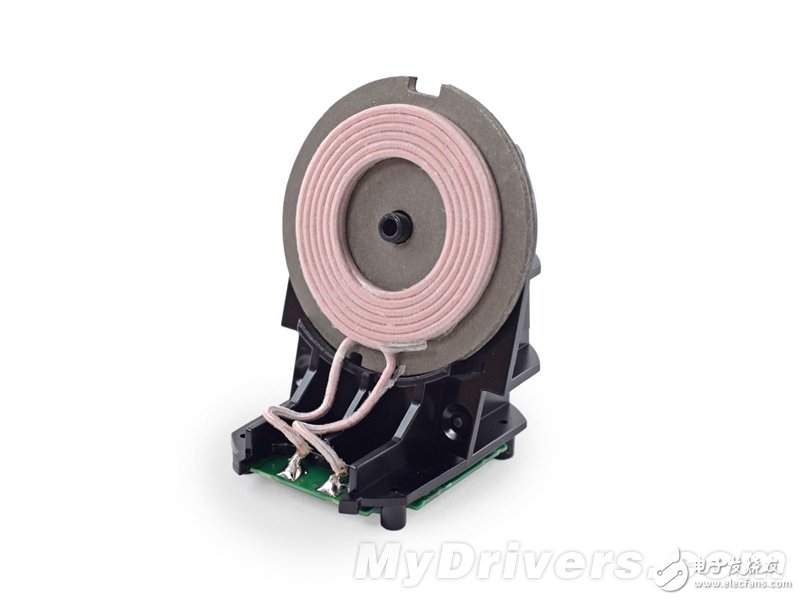 Moto 360暴力拆解：足以秒殺Apple Watch的智能手表？