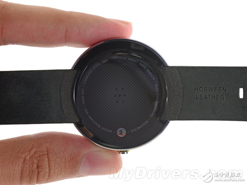 Moto 360暴力拆解：足以秒殺Apple Watch的智能手表？