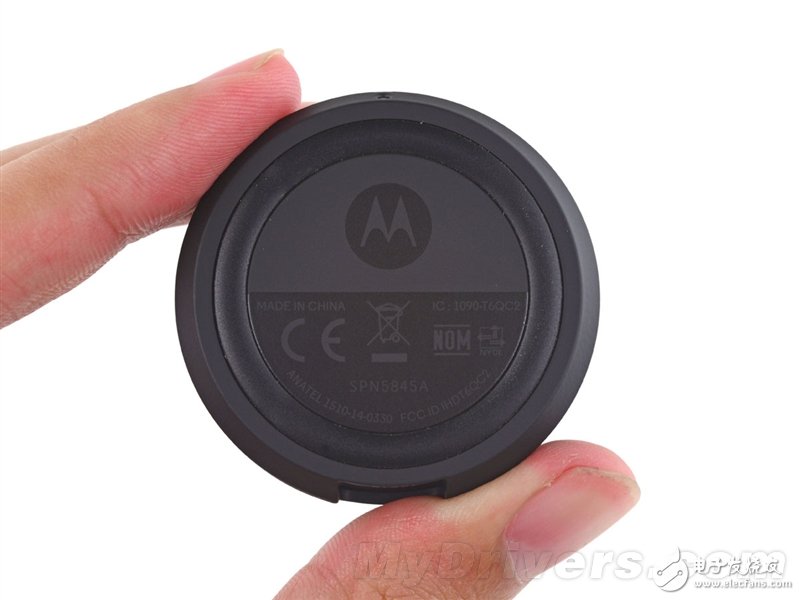 Moto 360暴力拆解：足以秒殺Apple Watch的智能手表？