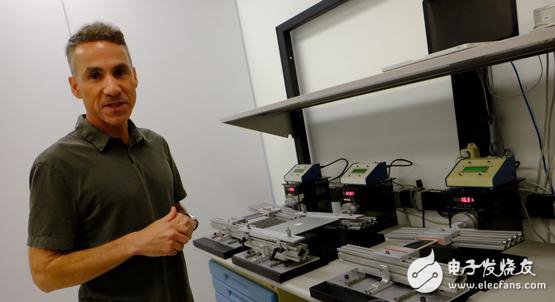 蘋果對外展示iPhone6測試工廠，測試過程堪稱嚴苛