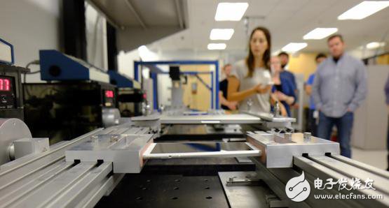 蘋果對外展示iPhone6測試工廠，測試過程堪稱嚴苛