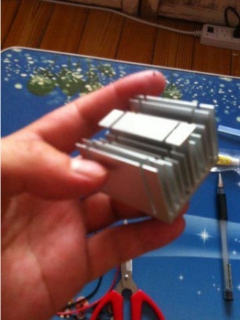 不愁沒冰箱！電子制冷DIY冰鎮(zhèn)冰壺