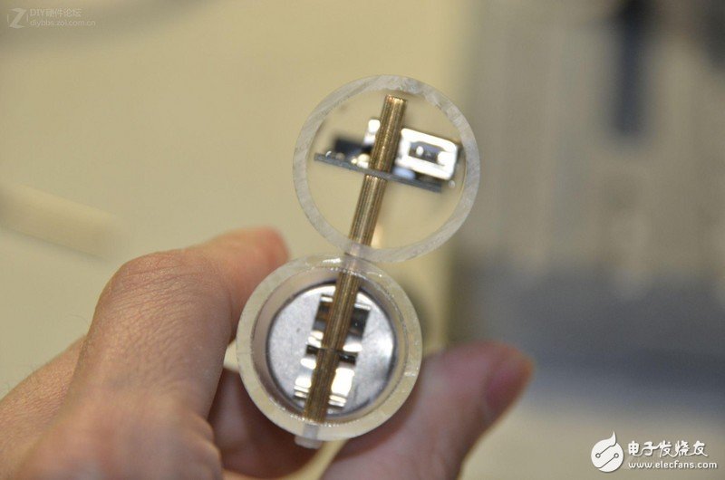 顛覆想象！專業(yè)工程師制作的DIY多功能移動(dòng)電源