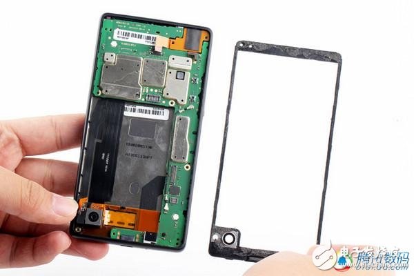 ***同款手機(jī)拆解！YotaPhone雙屏交互如何造？