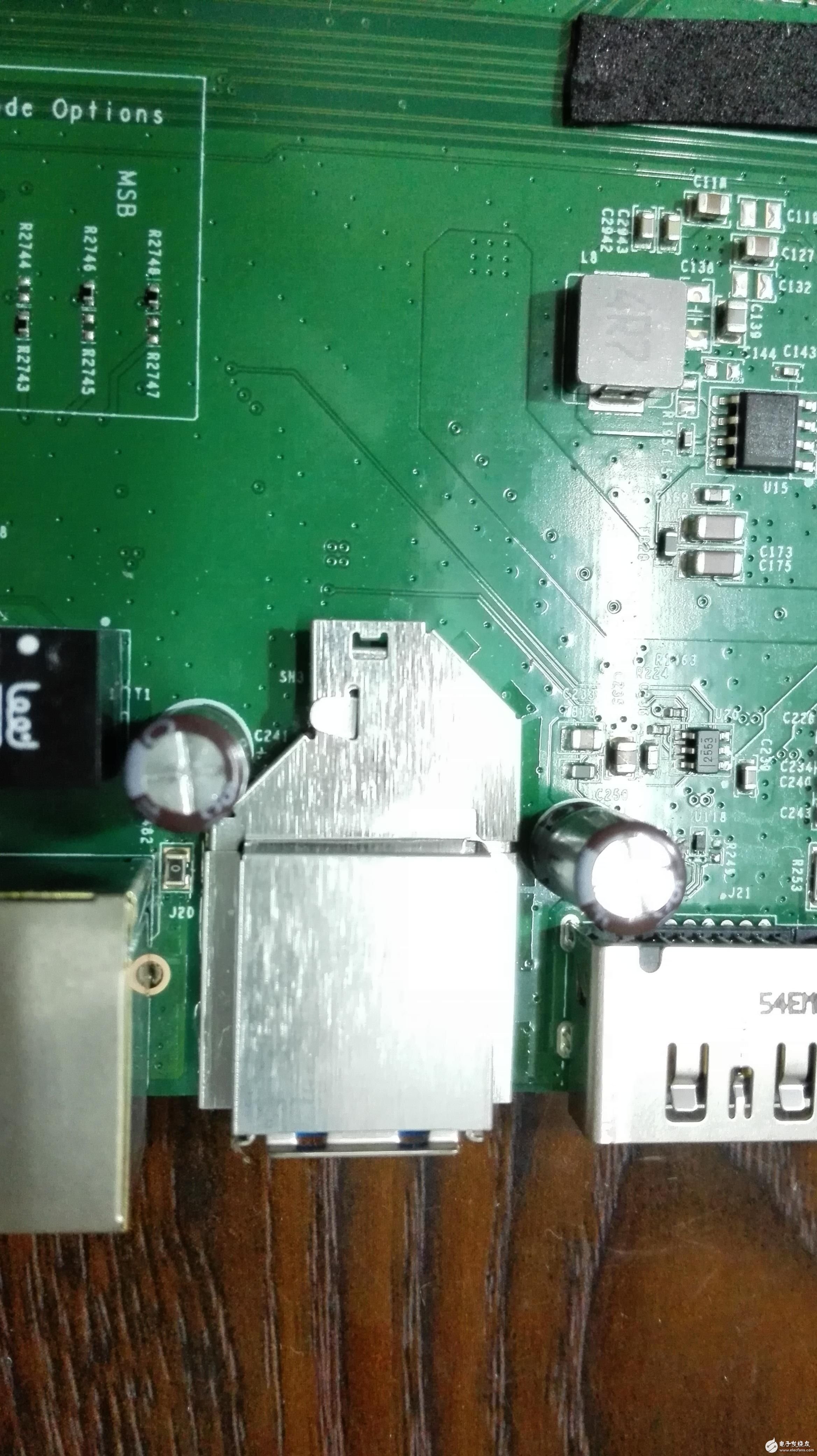 談工藝講情懷！一起來(lái)看WIFI路由器大拆解