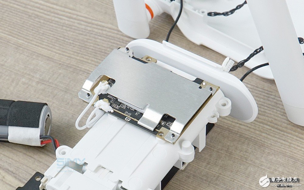 小米無人機(jī)對(duì)比精靈3s拆解