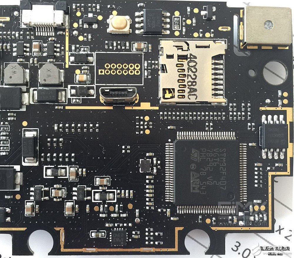 小米無人機(jī)對(duì)比精靈3s拆解 大疆“門徒”表現(xiàn)如何？