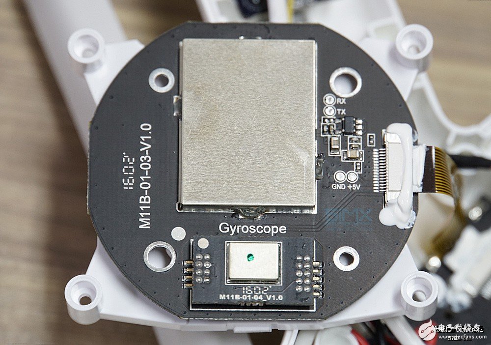 小米無人機(jī)對(duì)比精靈3s拆解 大疆“門徒”表現(xiàn)如何？
