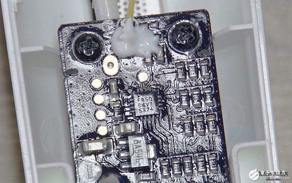 小米無人機(jī)對(duì)比精靈3s拆解 大疆“門徒”表現(xiàn)如何？