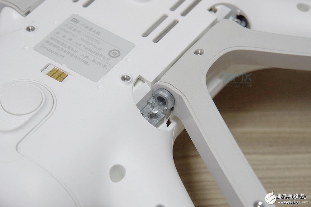 小米無人機(jī)對(duì)比精靈3s拆解 大疆“門徒”表現(xiàn)如何？