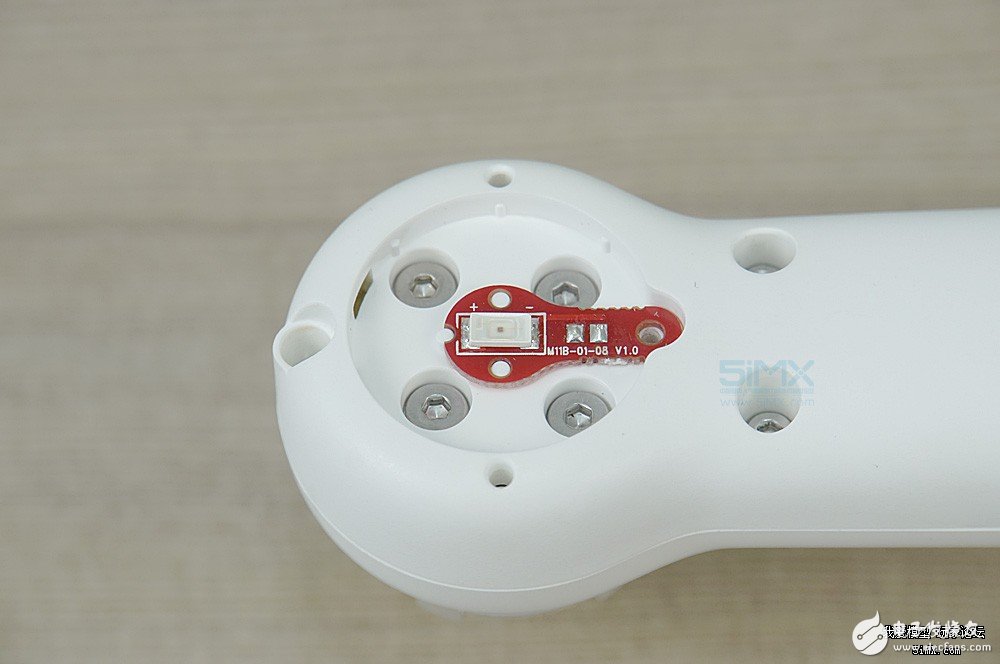 小米無人機(jī)對(duì)比精靈3s拆解 大疆“門徒”表現(xiàn)如何？