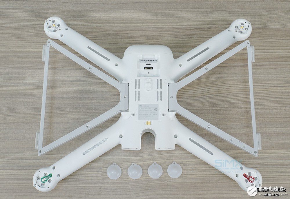 小米無人機(jī)對(duì)比精靈3s拆解 大疆“門徒”表現(xiàn)如何？