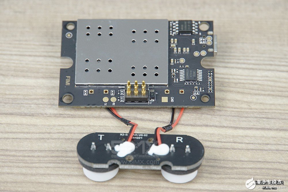 小米無人機(jī)對(duì)比精靈3s拆解 大疆“門徒”表現(xiàn)如何？