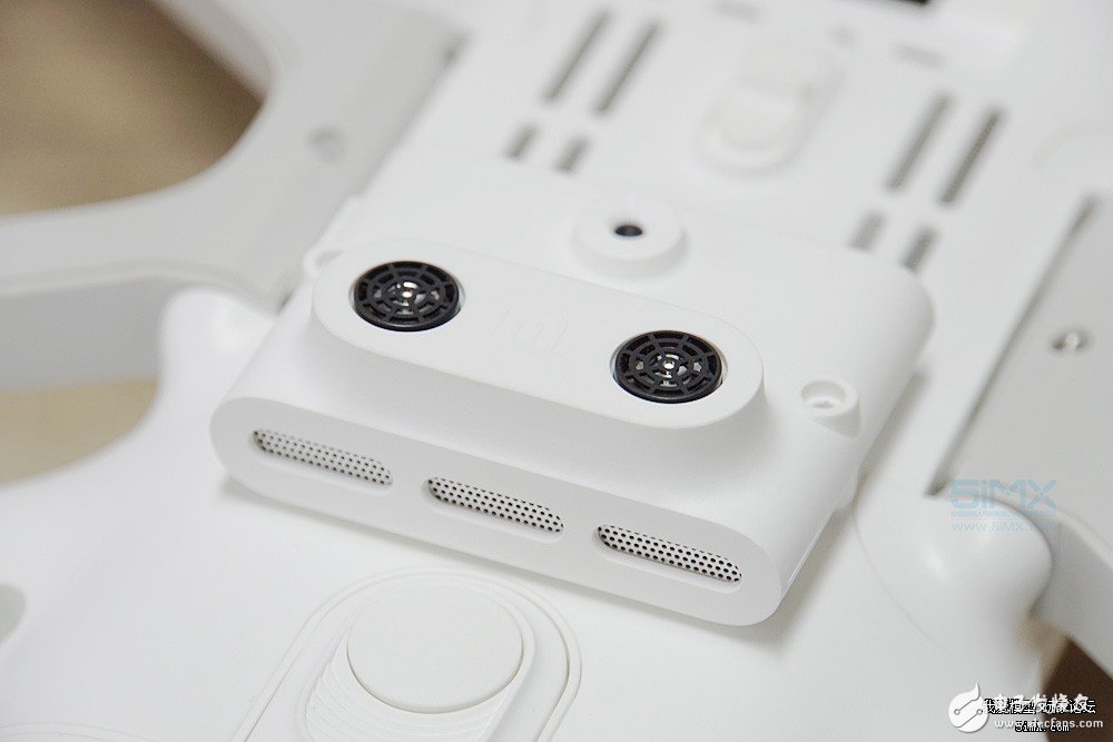 小米無人機(jī)對(duì)比精靈3s拆解 大疆“門徒”表現(xiàn)如何？