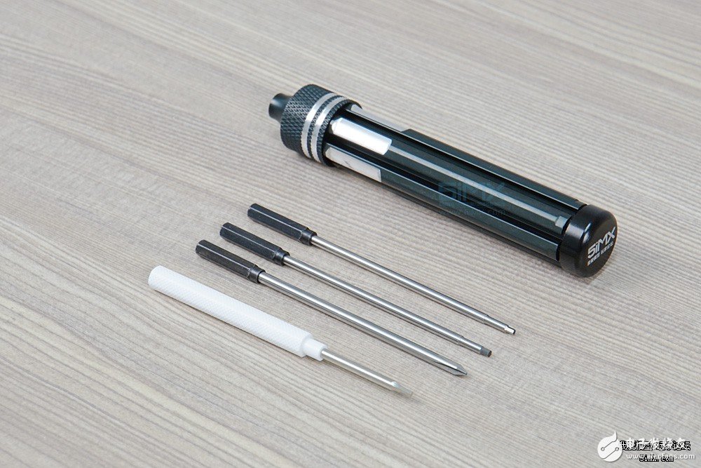 小米無人機(jī)對(duì)比精靈3s拆解 大疆“門徒”表現(xiàn)如何？