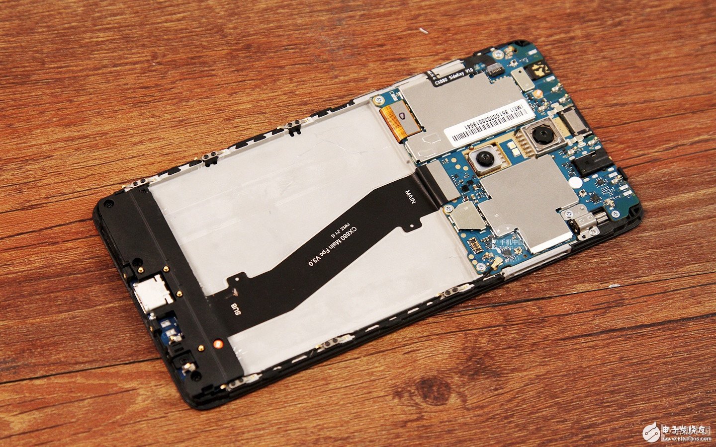 紅米Pro拆解：內(nèi)部做工是否夠“旗艦”？