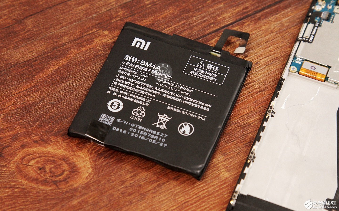 紅米Pro拆解：內(nèi)部做工是否夠“旗艦”？