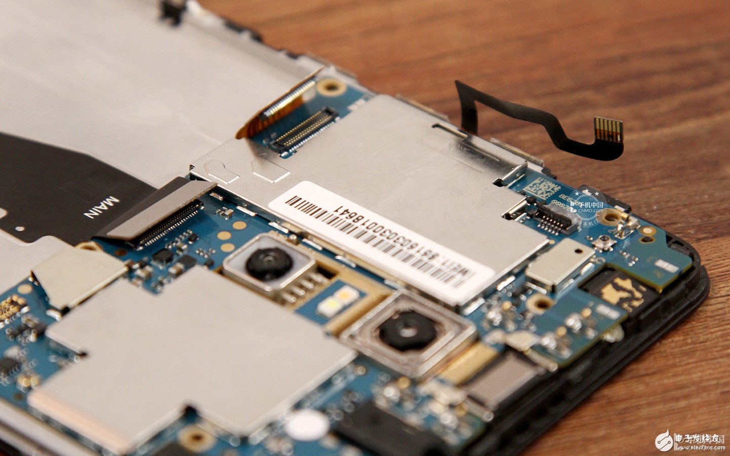 紅米Pro拆解：內(nèi)部做工是否夠“旗艦”？