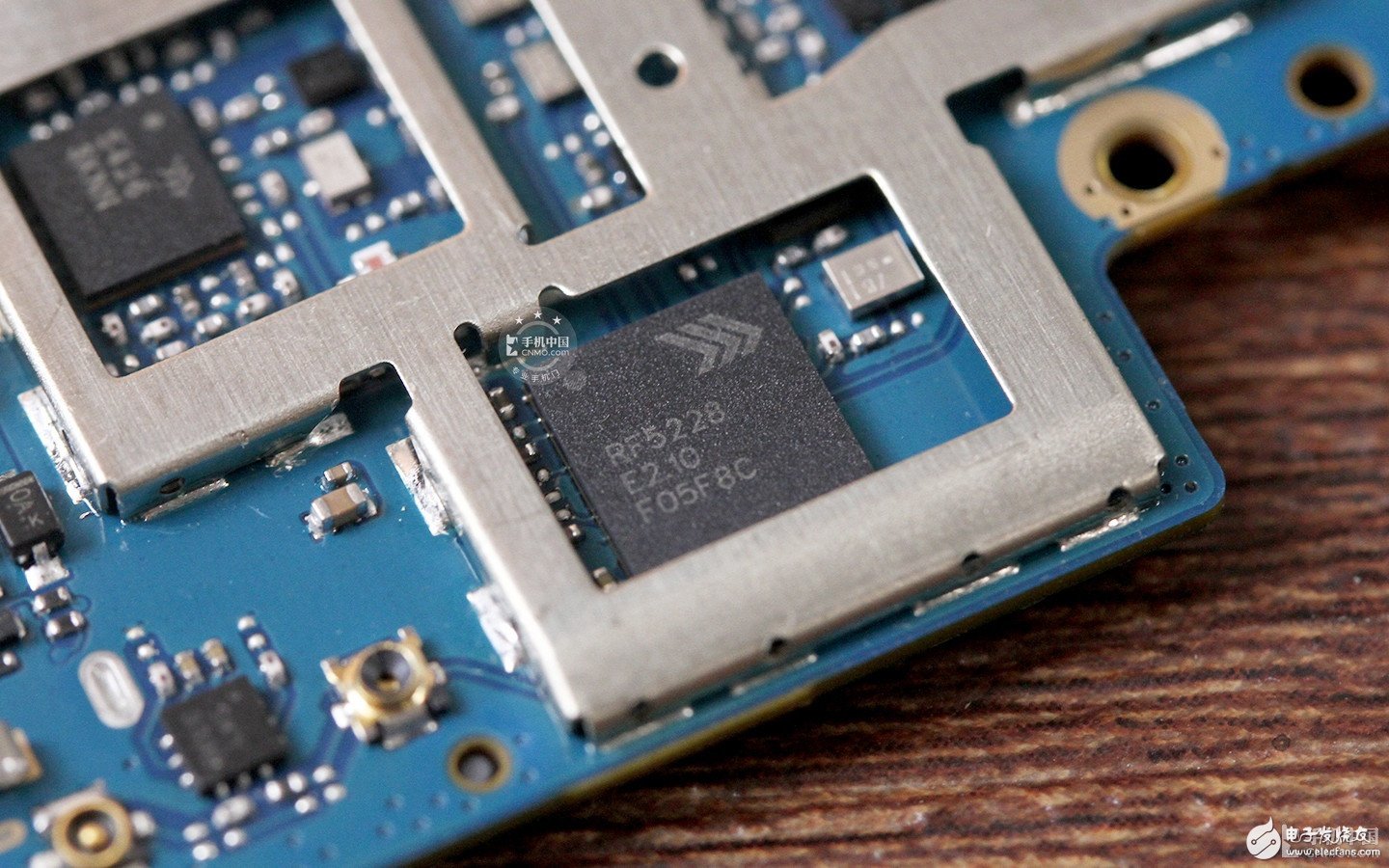 紅米Pro拆解：內(nèi)部做工是否夠“旗艦”？