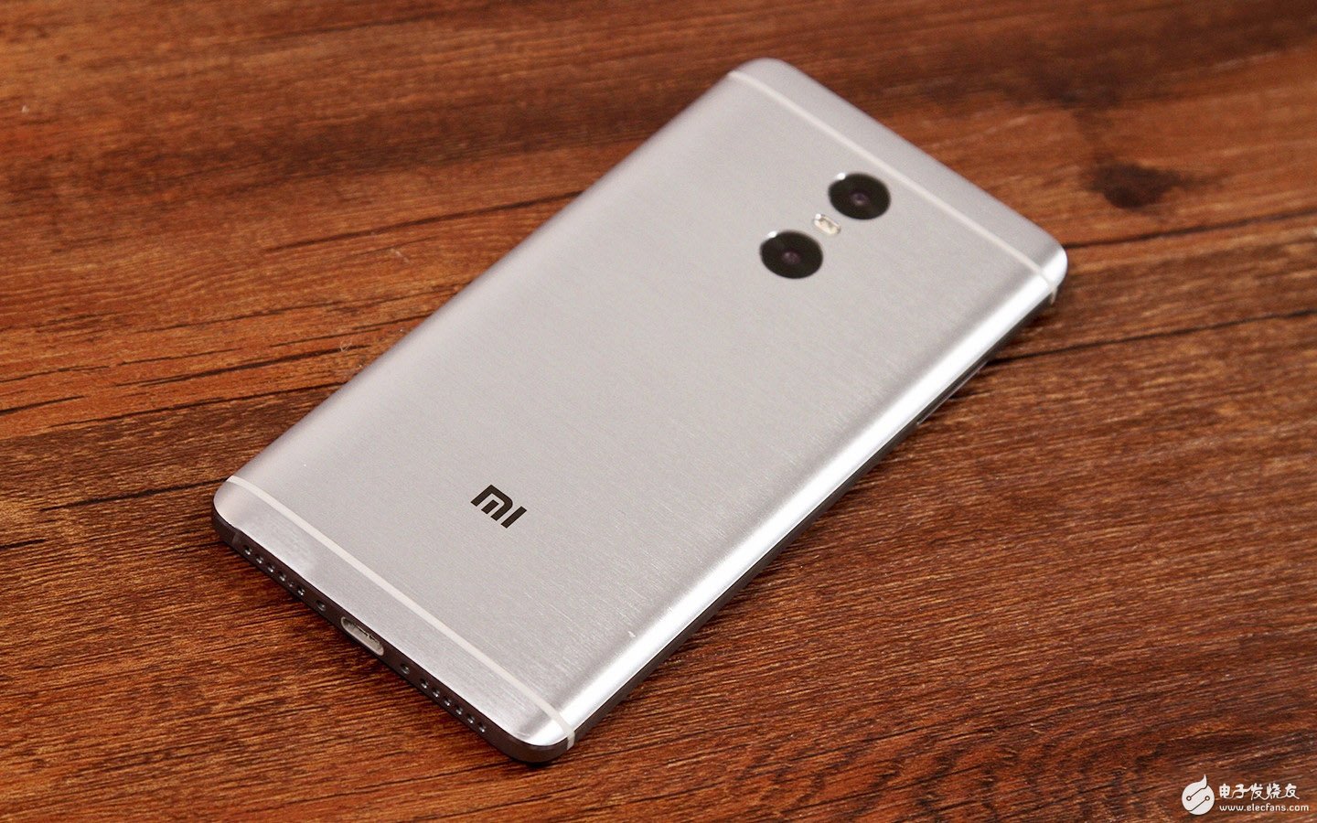 紅米Pro拆解：內(nèi)部做工是否夠“旗艦”？