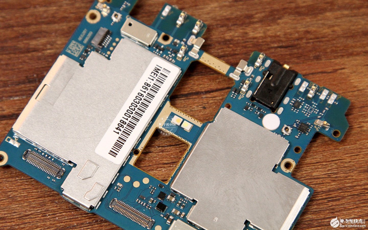 紅米Pro拆解：內(nèi)部做工是否夠“旗艦”？