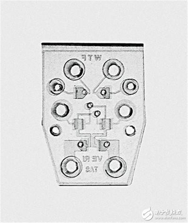 哈佛研究世界第一個(gè)全軟體機(jī)器人：宛如章魚(yú)