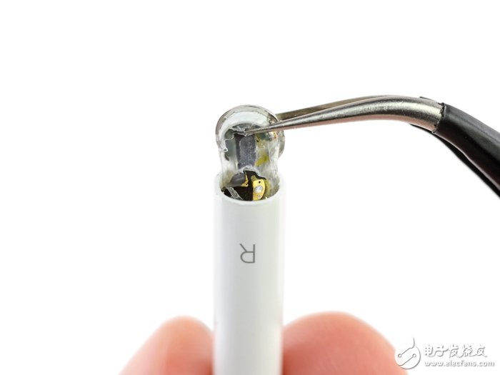 AirPods拆解評(píng)測(cè)：無修復(fù)可能性，所以千萬別弄壞你的AirPods