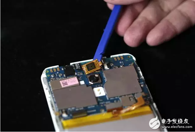 魅藍5s拆解：支持18W快充的小機身，竟然塞了這么大的東西！