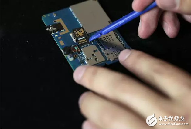 魅藍5s拆解：支持18W快充的小機身，竟然塞了這么大的東西！