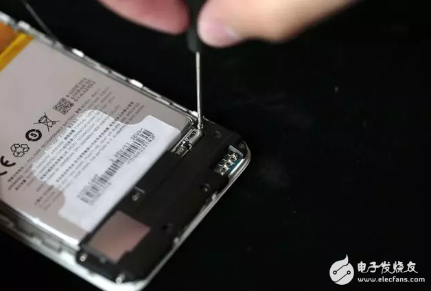 魅藍5s拆解：支持18W快充的小機身，竟然塞了這么大的東西！