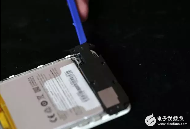 魅藍5s拆解：支持18W快充的小機身，竟然塞了這么大的東西！