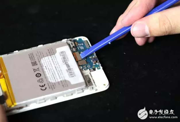 魅藍5s拆解：支持18W快充的小機身，竟然塞了這么大的東西！