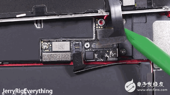 不喜歡紅色特別版iPhone 7的白色面板？教你100元打造黑紅版！