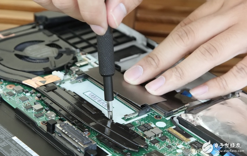 ThinkPad T471拆機(jī)：經(jīng)典之所以是經(jīng)典，是因?yàn)閺膩?lái)不玩虛的！