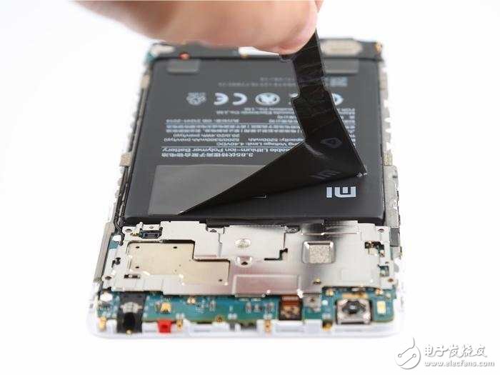 續(xù)航神機(jī)小米Max 2拆解,原來內(nèi)部這么簡(jiǎn)單