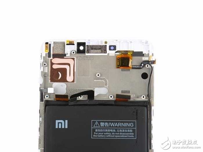續(xù)航神機(jī)小米Max 2拆解,原來內(nèi)部這么簡(jiǎn)單