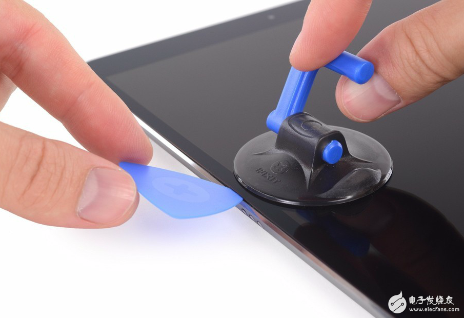 10.5英寸iPad Pro首拆解：為了高刷新頻率上了四根排線！