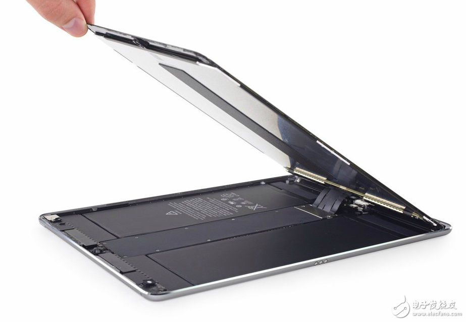 10.5英寸iPad Pro首拆解：為了高刷新頻率上了四根排線！