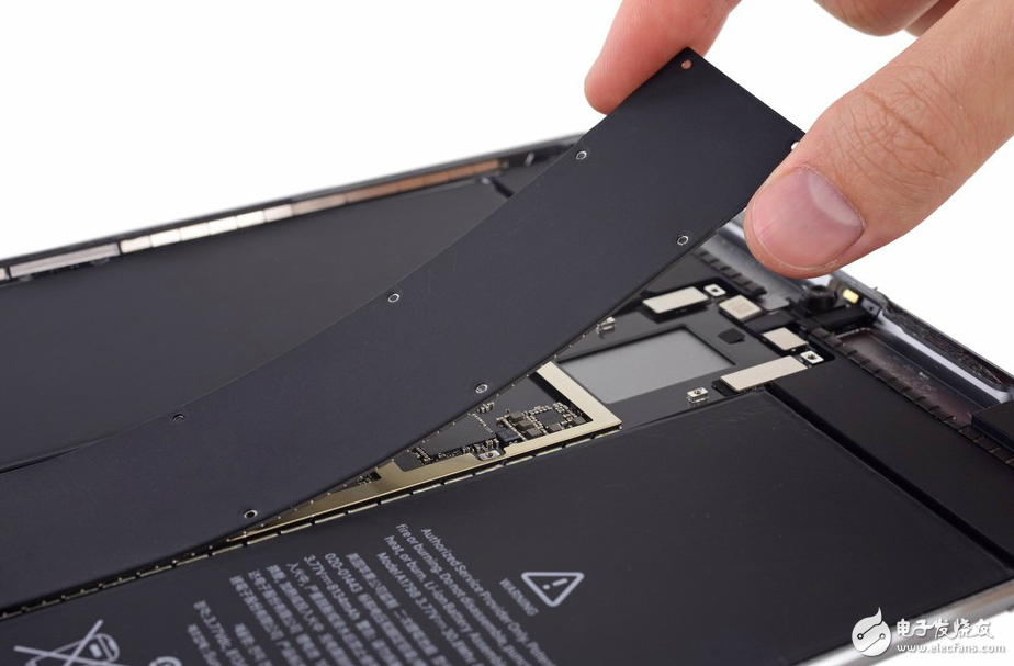 10.5英寸iPad Pro首拆解：為了高刷新頻率上了四根排線！