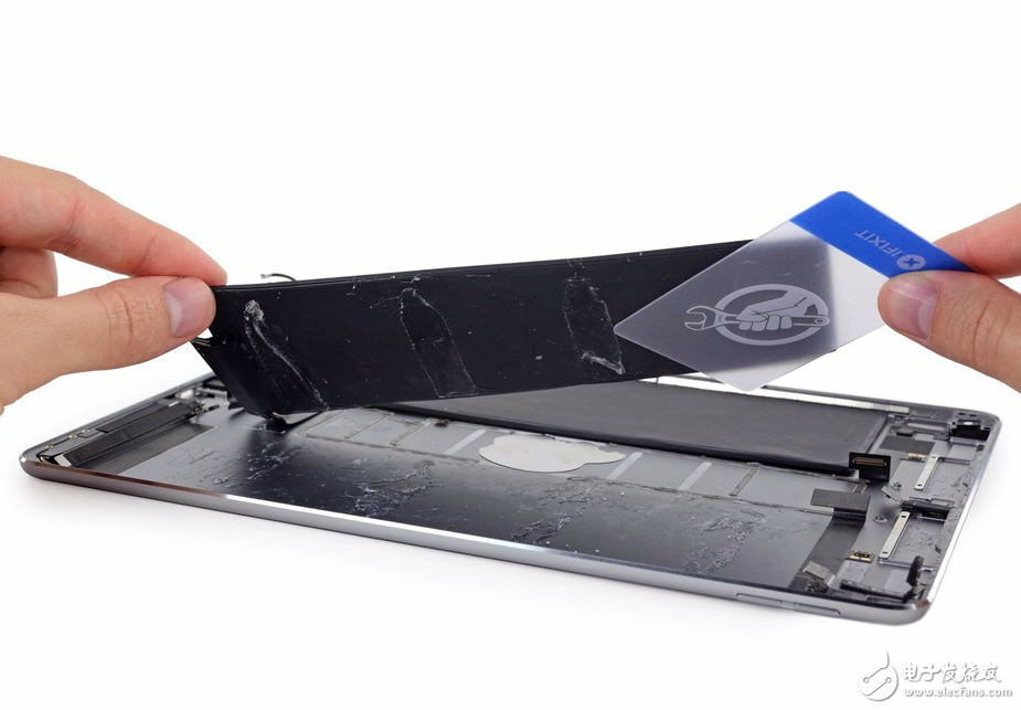 10.5英寸iPad Pro首拆解：為了高刷新頻率上了四根排線！