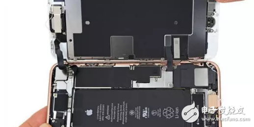 iphone8不止是感覺像iphone7，拆了機和蘋果7也是差不了多少，不怕果粉心寒嗎？