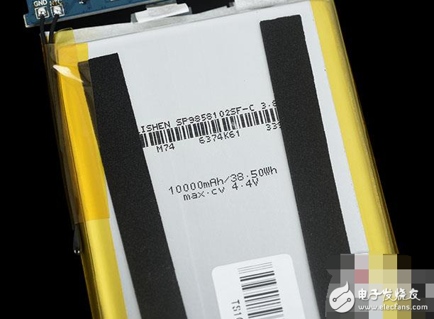 小米移動(dòng)電源實(shí)測質(zhì)量滿分_小米移動(dòng)電源能給iphone充電嗎