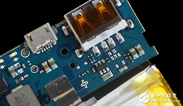 小米移動(dòng)電源實(shí)測質(zhì)量滿分_小米移動(dòng)電源能給iphone充電嗎