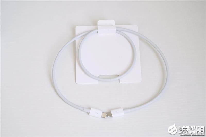 蘋果雷電3 100W數(shù)據(jù)線拆解：288元值了！