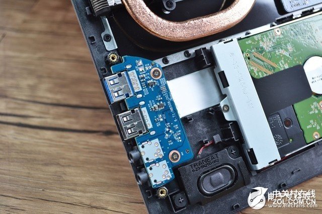 未來人類魔鬼魚DR5拆機(jī)圖賞 雙風(fēng)扇散熱管惹眼